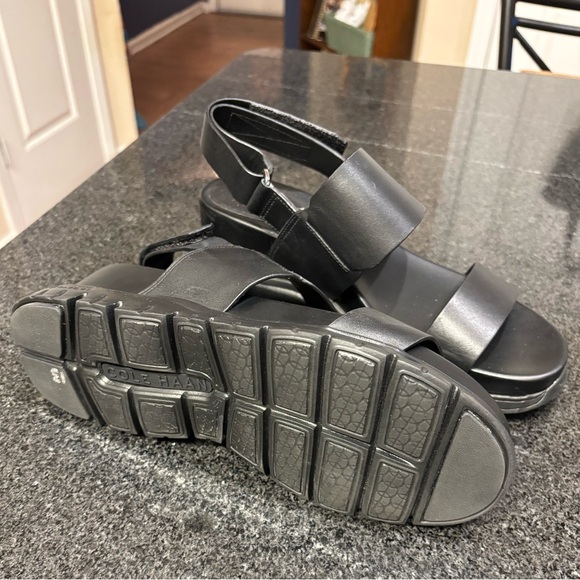Stylish Black Cole Haan Sandals! So Nice! 💕 - Picture 4 of 5